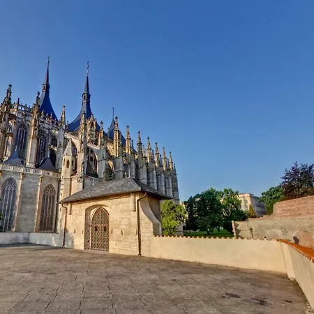 Comfortable Apartments Under The St. Barbara'S Cathedral Kutná Hora Extérieur photo