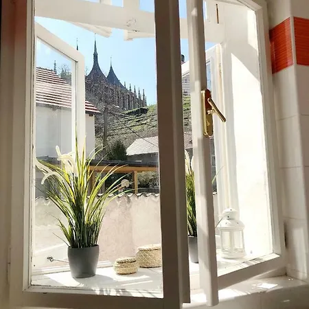 Comfortable Apartments Under The St. Barbara'S Cathedral Kutná Hora Extérieur photo