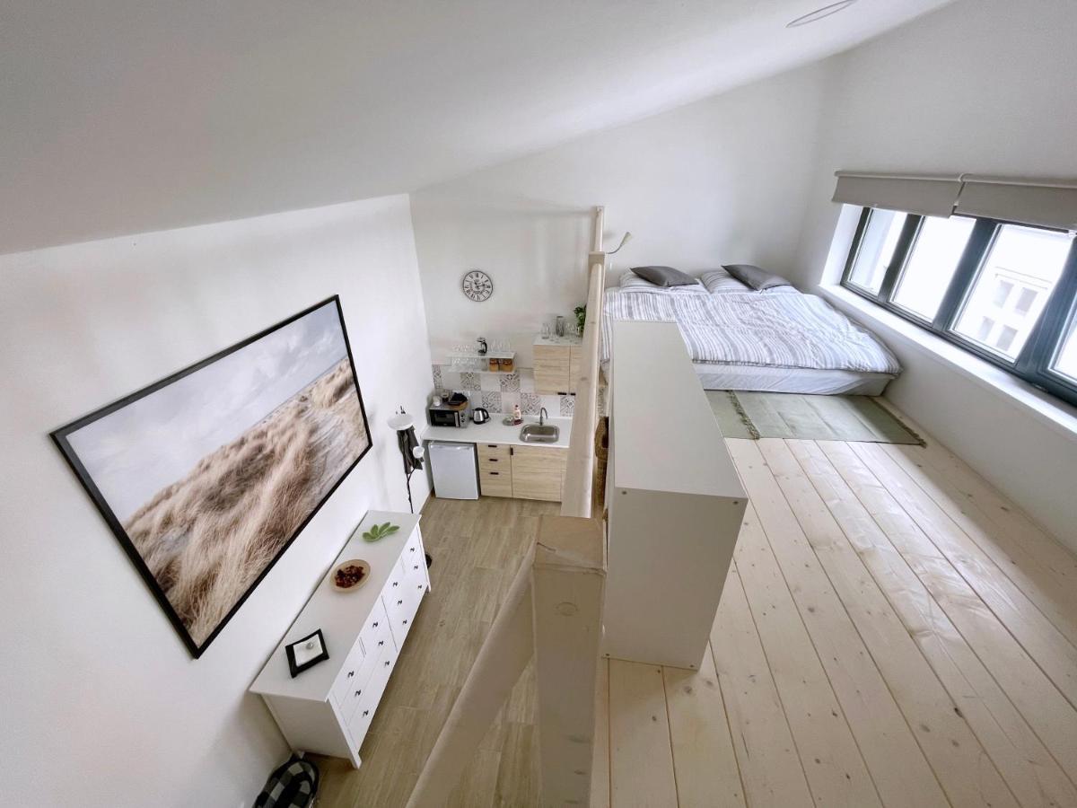 Comfortable Under The St. Barbara's Cathedral Apartment