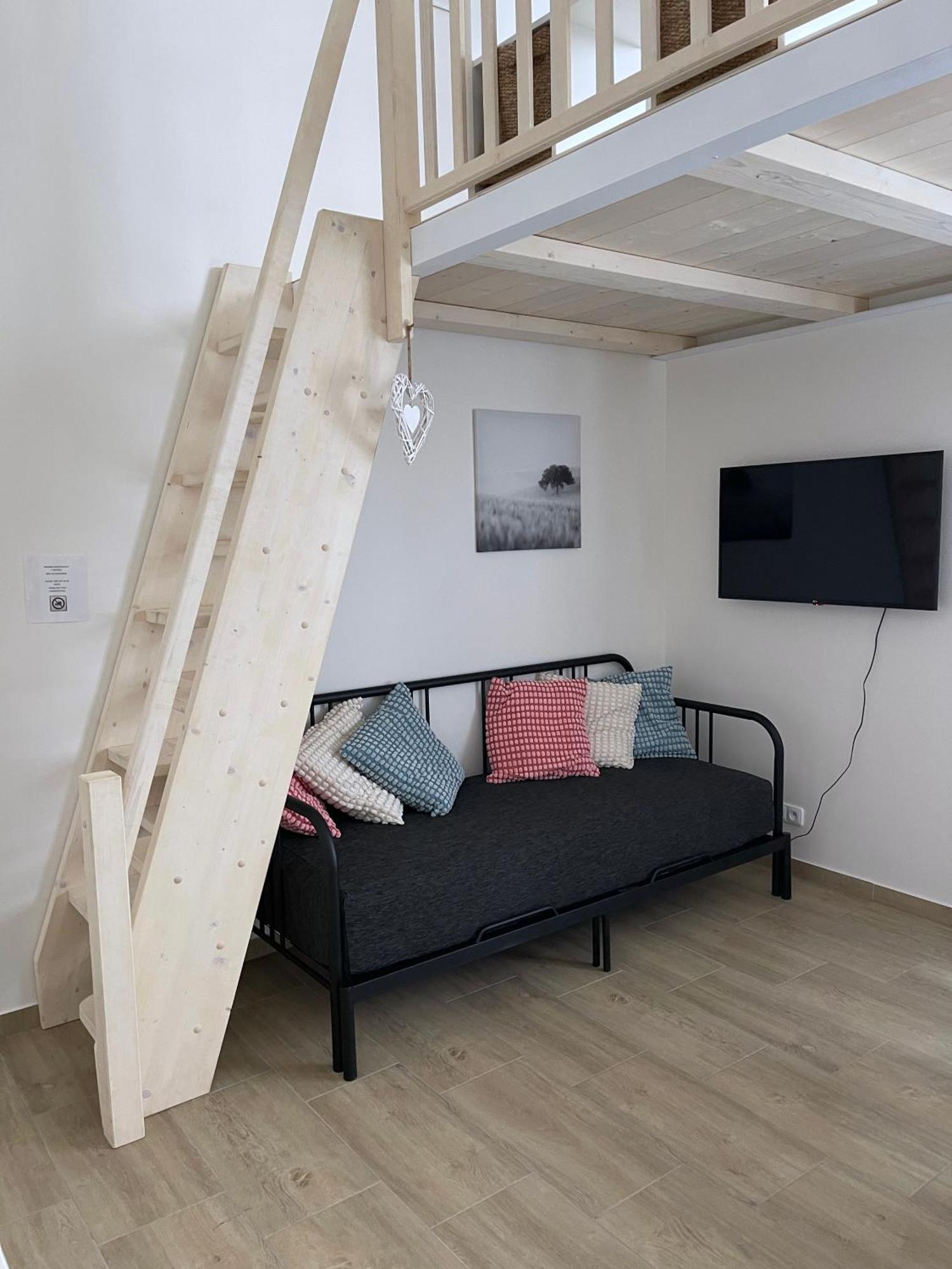 Apartment Comfortable Under The St. Barbara's Cathedral *