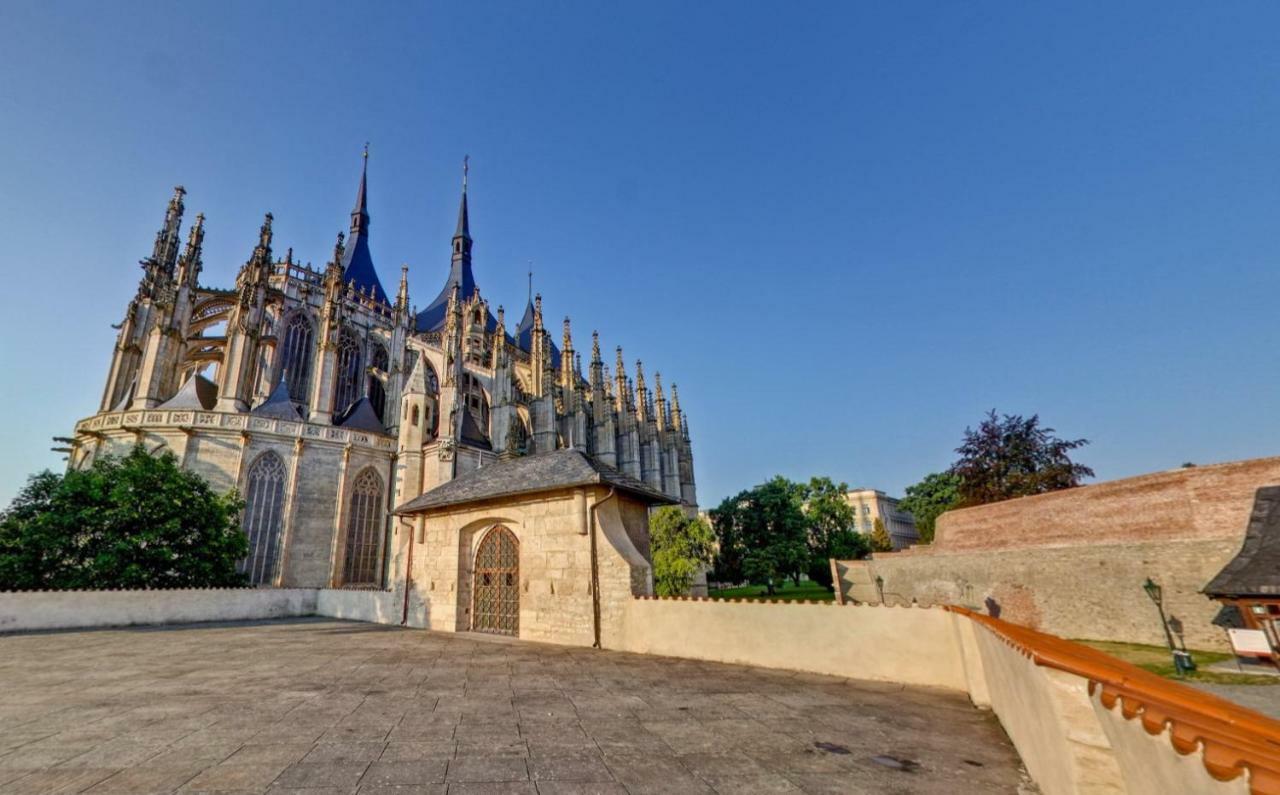 Comfortable Under The St. Barbara's Cathedral Apartment Kutná Hora